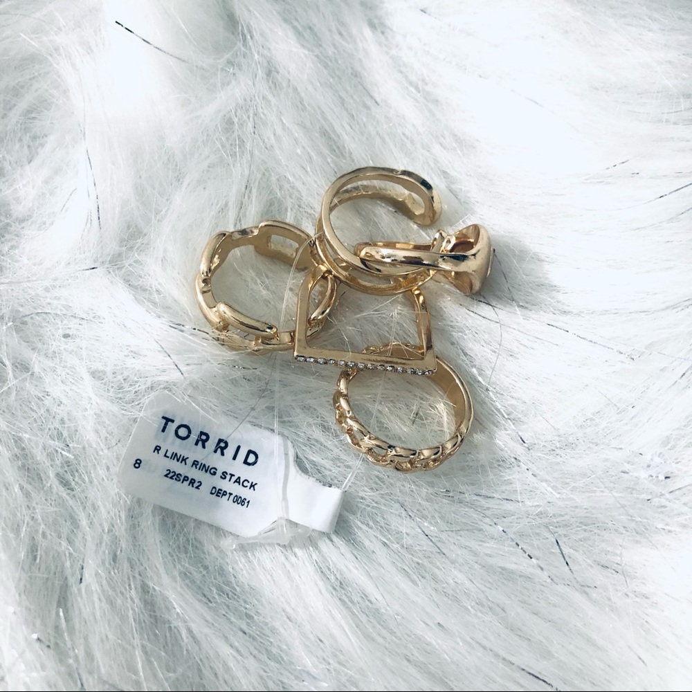 TORRID GOLD RING SET.SIZE 8 - Picture 4 of 5